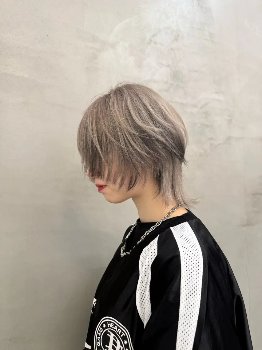 ミディアム ウルフカット A M Iのヘアスタイル