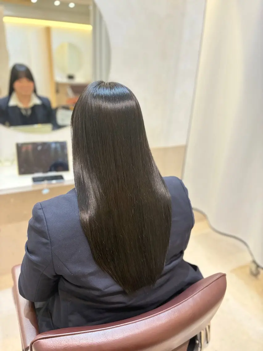 【うねり🌀パサつきに！🌧️PREMIUM艶髪ストレート＋カットの写真