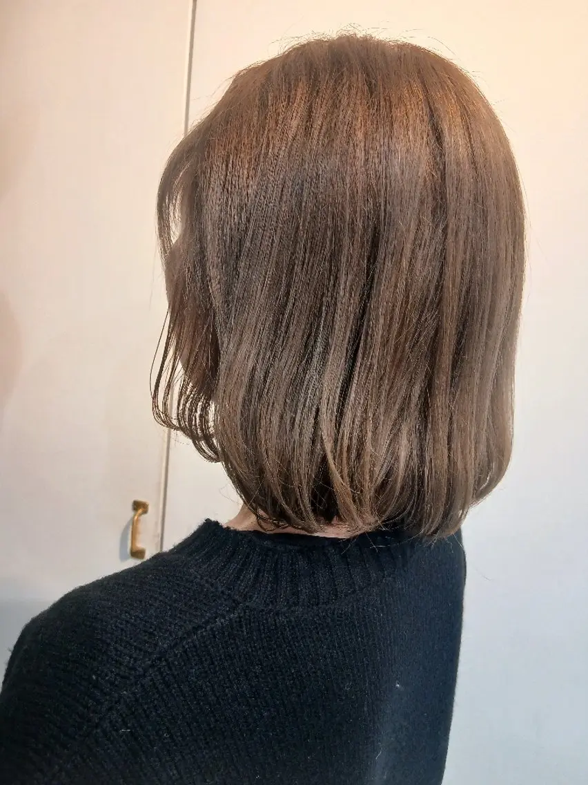 ヘアカラー トリートメント セナ✨ ブリーチカラーのヘアスタイル