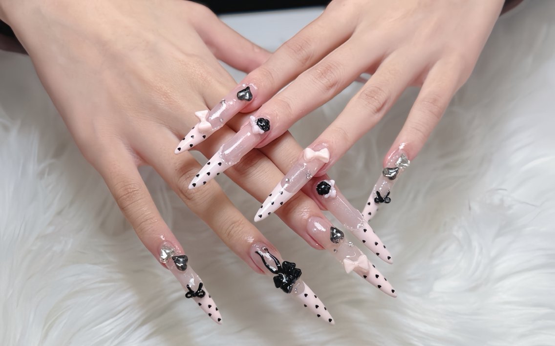 ネイル オーロラネイル チークネイル フットネイル フレンチネイル ジェルネイル ハンドネイル Havi Nailsのネイルデザイン