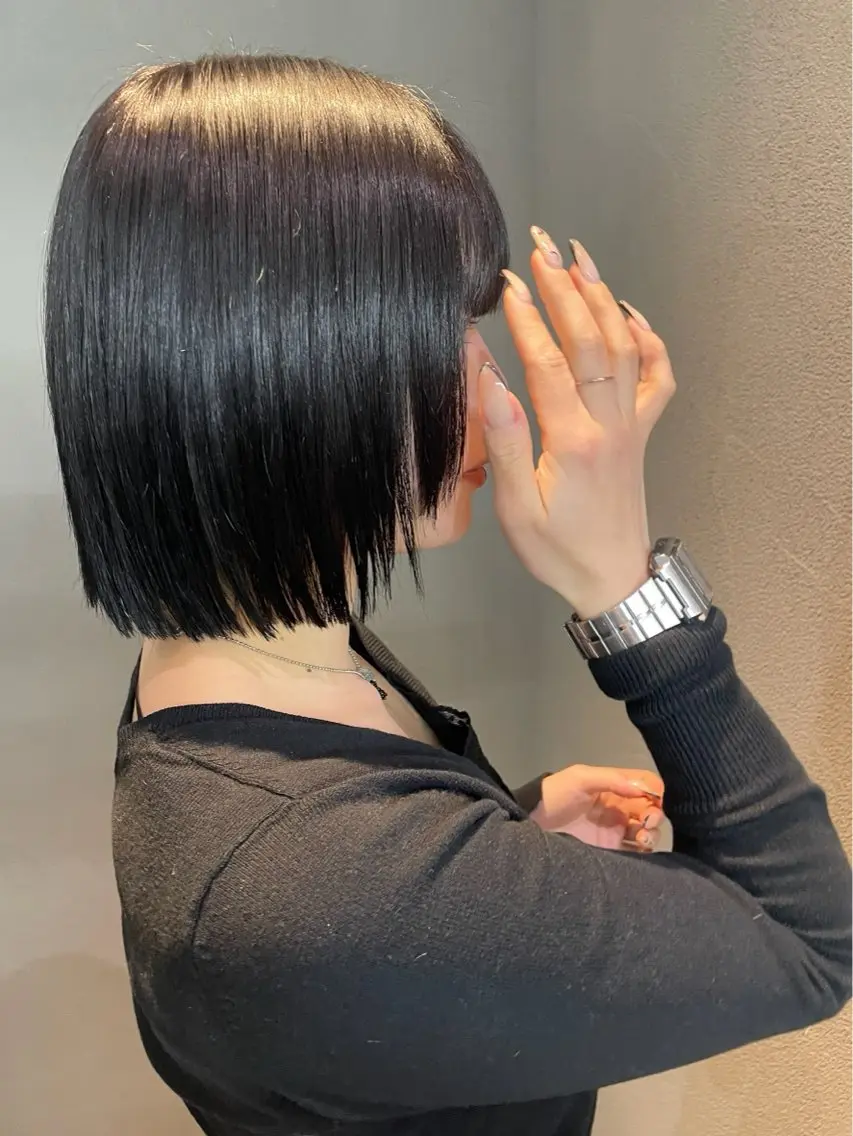 ショート カラー 黒髪 ブルーカラー ブルーブラック 透明感カラー ボブ 淀 小南津のヘアスタイル