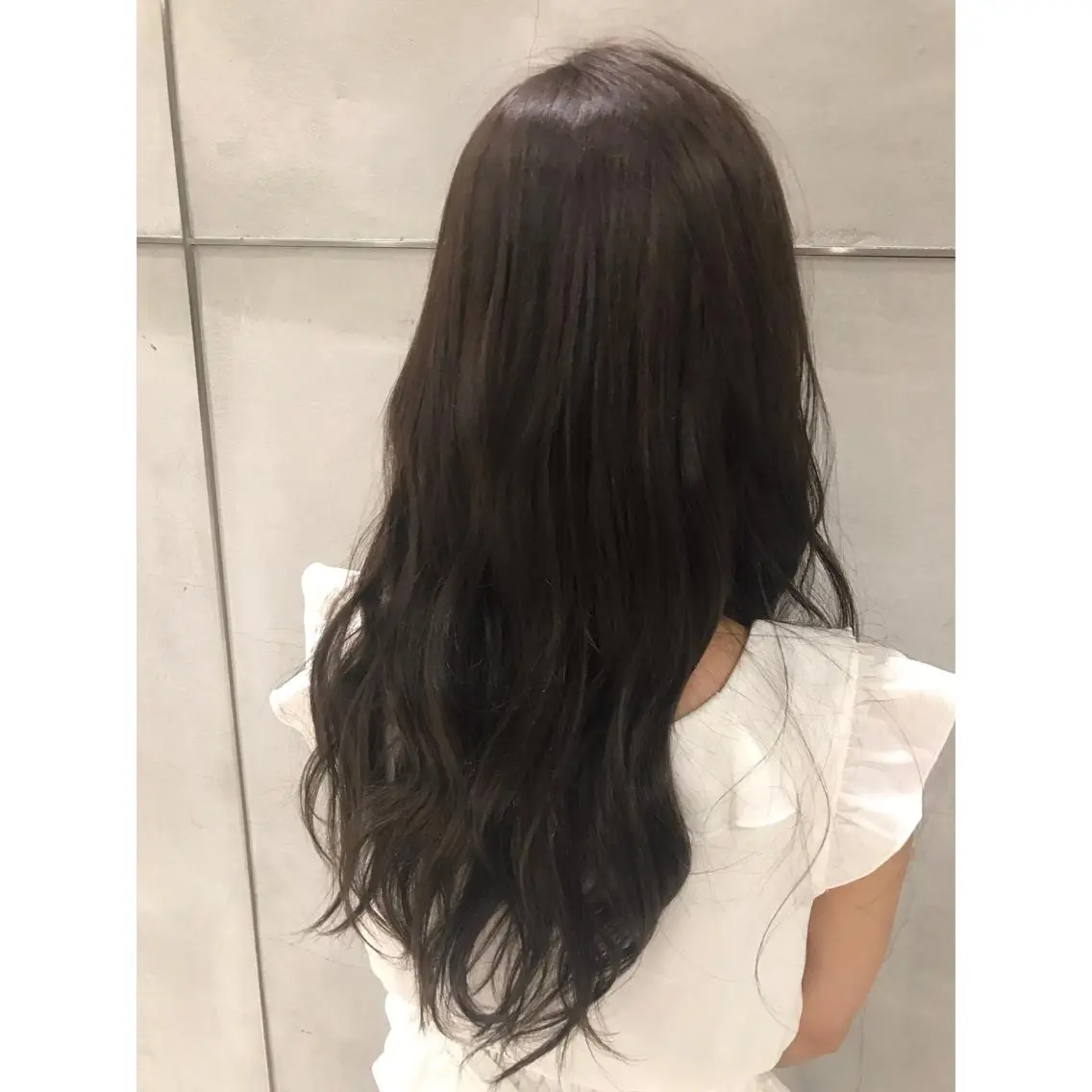 ロング カラー 透明感カラー グレージュ ロング ヘアカラー 片山千晴✨ツヤ髪カラ ー✨レイヤーカット✨のヘアスタイル