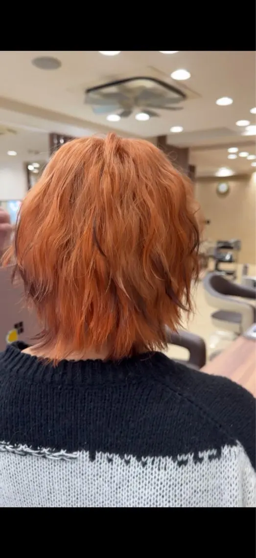 ショート カラー 尾関 唯のヘアスタイル