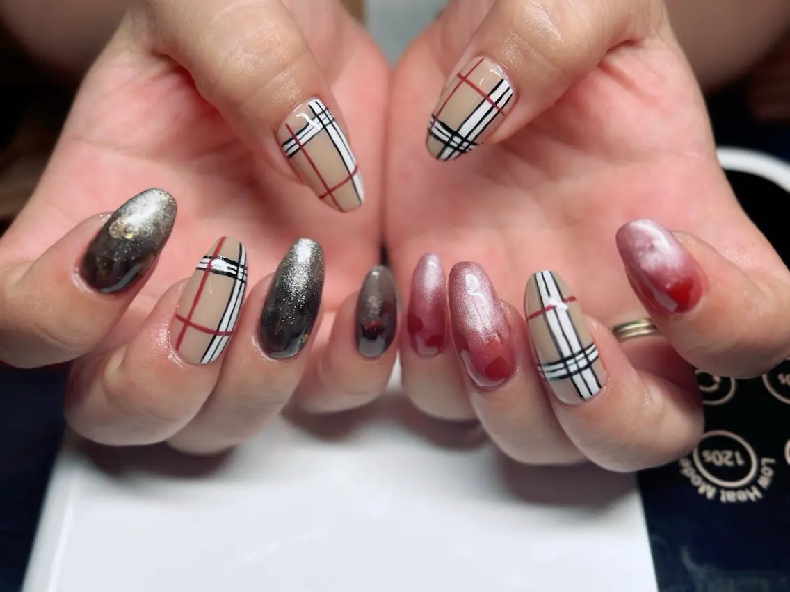 ネイル ハート マグネットネイル ハンドネイル AMUCI NAIL Shihomiのネイルデザイン