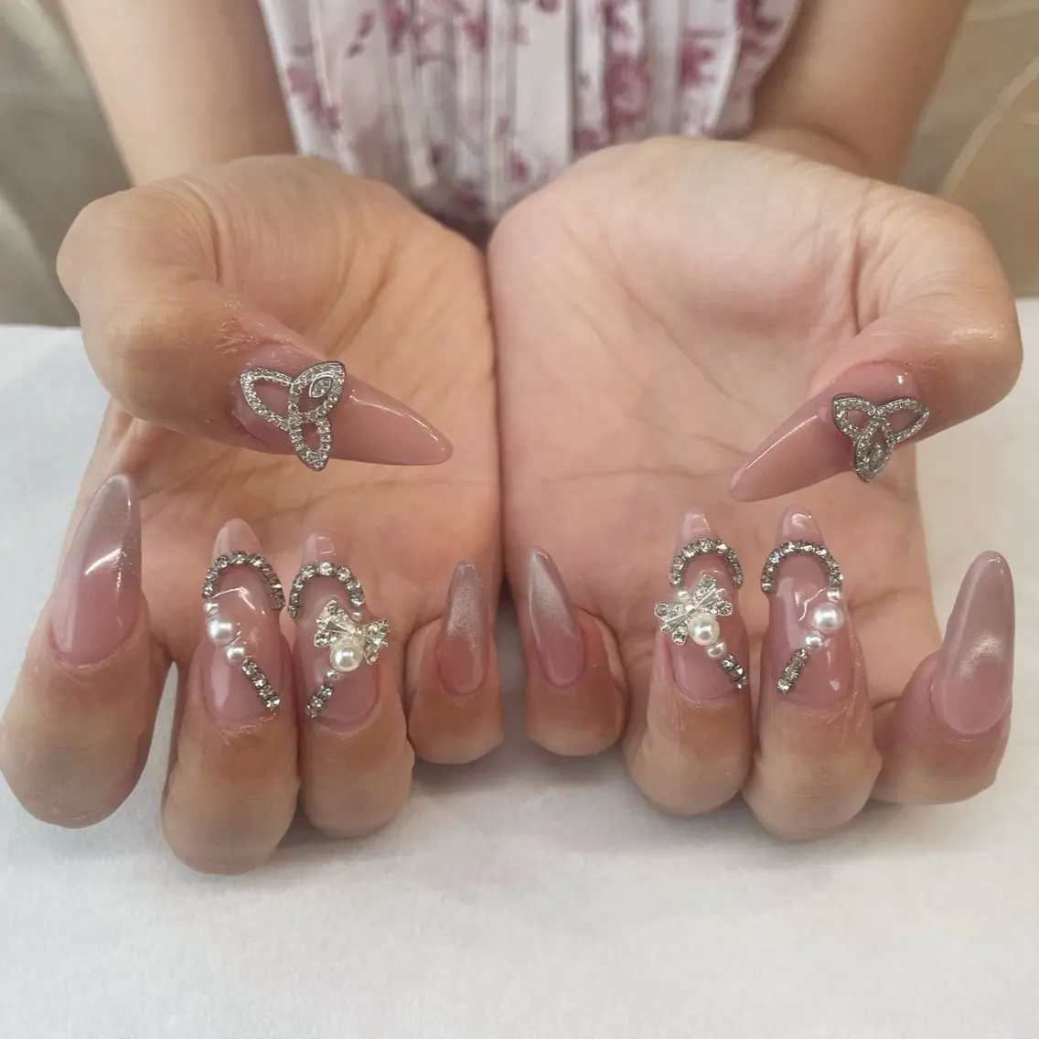 ネイル ハンドネイル 💎🐰 saki. m 🐰💎のネイルデザイン