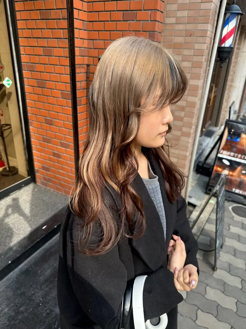 セミロング カラー ベージュカラー ホワイトベージュ ヘアカラー トリートメント 艶髪レイヤー上田 紗也🇰🇷💗のヘアスタイル