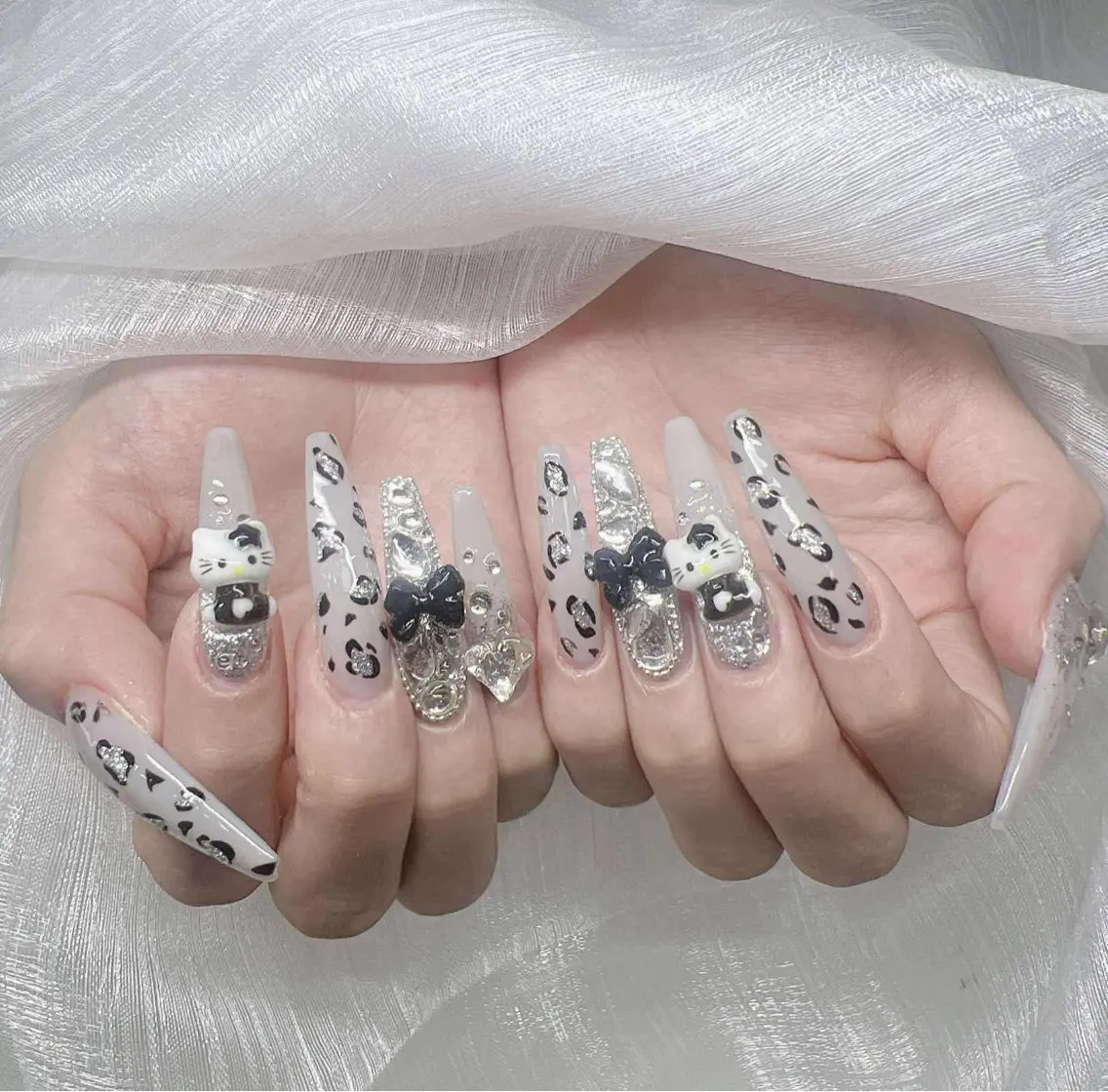 ネイル 長さ出し グラデーション 卒業式 キラキラネイル マグネットネイル ハンドネイル Lee Nailsのネイルデザイン