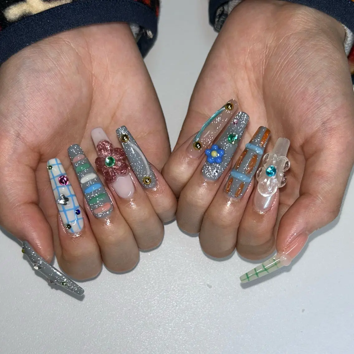 ネイル ロングネイル ハンドネイル aliengirl Ayuのネイルデザイン