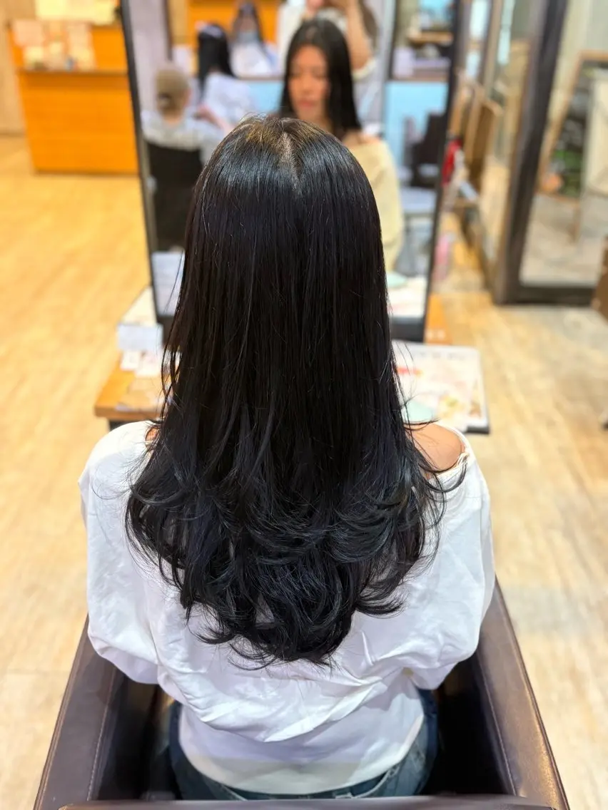 ロング カラー ハイレイヤー レイヤーカット カット ヘアカラー 艶カラー 藤澤さくらのマツエク・マツパデザイン
