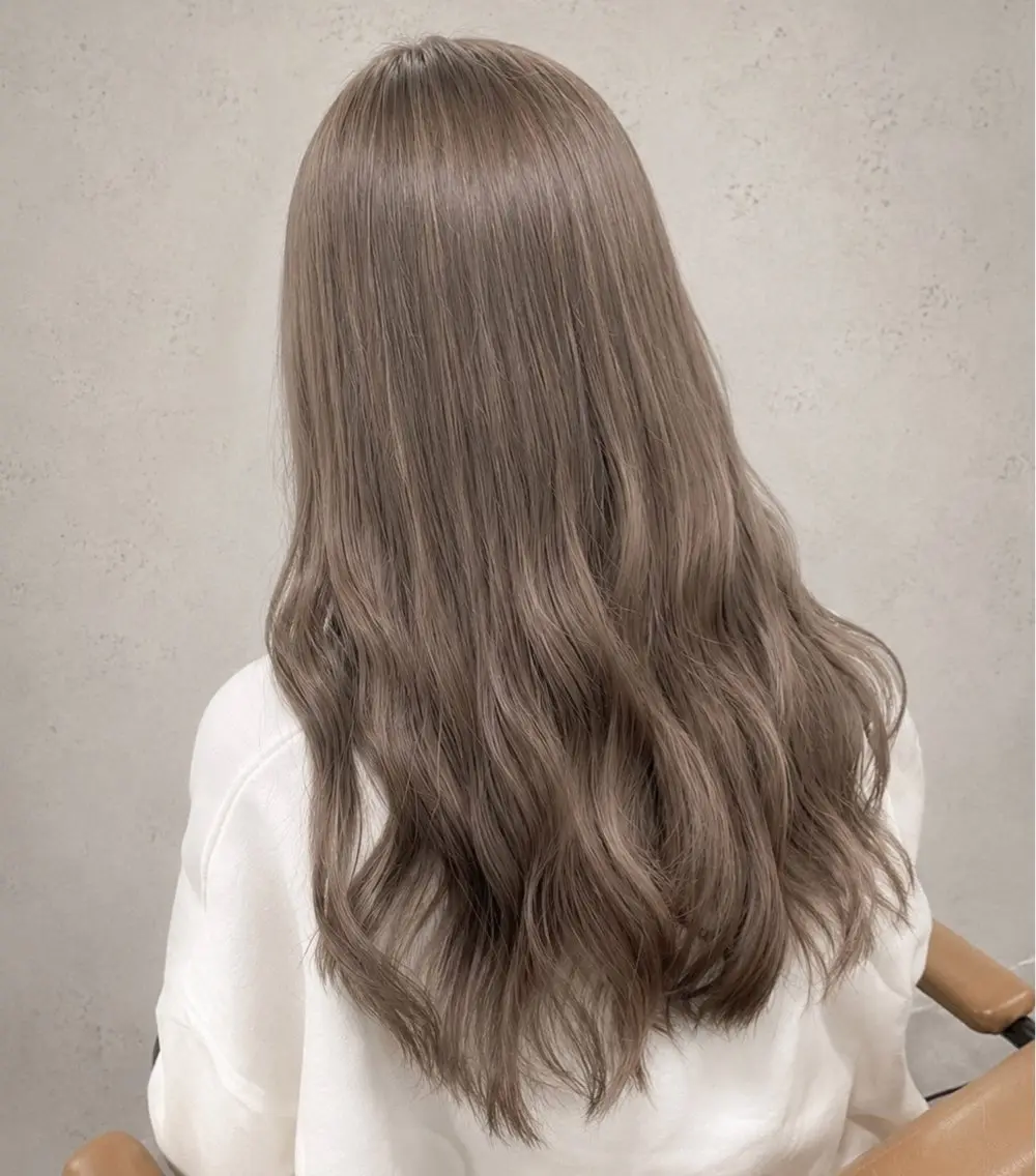 ロング カラー アディクシーカラー ベージュカラー ブリーチ ケアブリーチ ハイライトカラー カット ヘアカラー トリートメント ブリーチ・ ダブルカラー【上野】のヘアスタイル