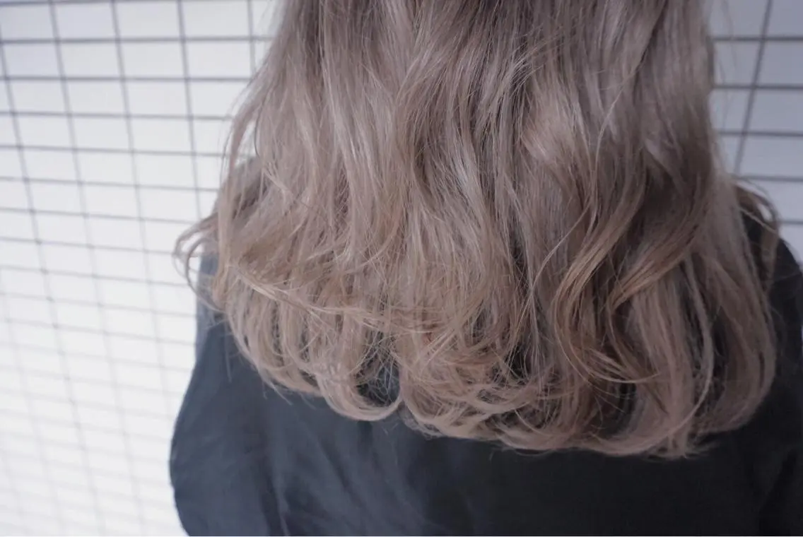 セミロング カラー ベージュカラー 長井 徹行のヘアスタイル