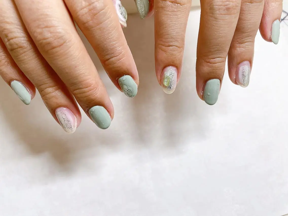 ネイル オーロラネイル フラワーネイル フットネイル フレンチネイル ジェルネイル mogunail &blowのネイルデザイン