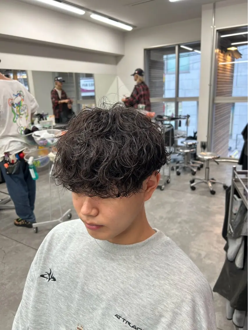 【緩めが好きな方必見🔥】メンズカット➕シャドウパーマ⚡️#韓国ヘア#波巻き#スパイラル#ニュアンスの写真