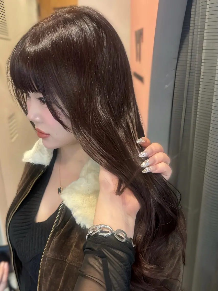ロング カラー ブラウンカラー ピンクカラー 韓国風ヘア ヘアカラー トリートメント 𝑴𝑶𝑲𝑨渋谷 トレンド韓国ヘア🩷のヘアスタイル