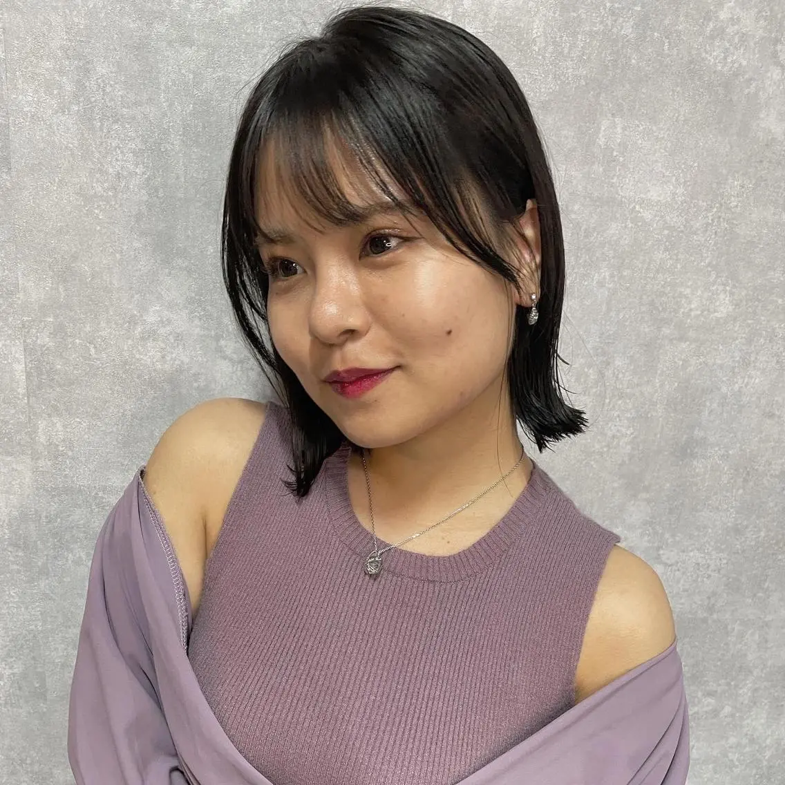 ショート 切りっぱなしボブ ショートボブ ハンサムショート 丸みショート アッシュ カット ヘアカラー トリートメント モテ髪/ボブ/ショー ト/アダチフウトのヘアスタイル