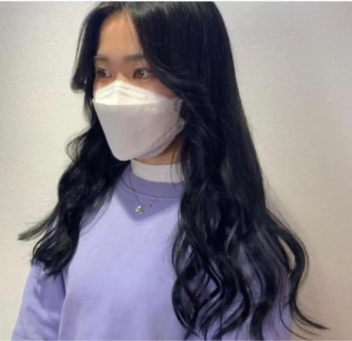 ロング カラー 黒髪 ブリーチ ブルーカラー ブルーブラック ブリーチなしカラー 遠藤沙也加 /レイヤーカットのヘアスタイル
