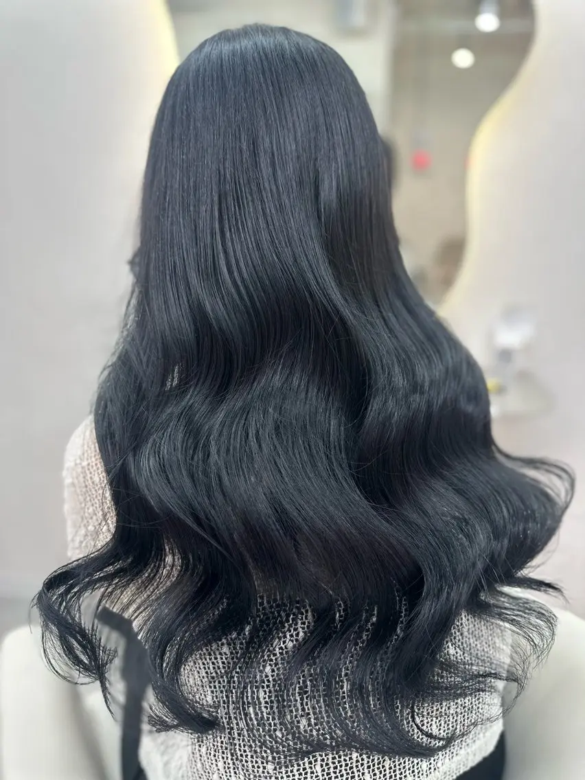セミロング カラー ヘアアレンジ 黒髪 ブルーカラー ブルーブラック 透明感カラー グレージュ ヘアカラー 🖤kana韓国ヘア 艶髪カラー特化🖤のヘアスタイル