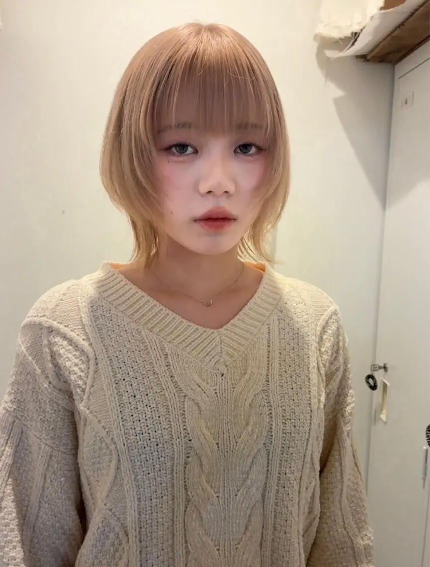 ショート nacoハイトーン ベージュ🎀のヘアスタイル