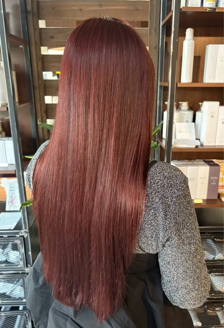 ロング カラー レッドカラー 長谷川 結莉華のヘアスタイル