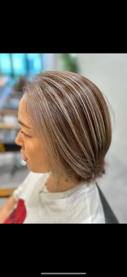 ショート カラー ベージュカラー ハイライトカラー ハイライト アダチ コウスケのヘアスタイル