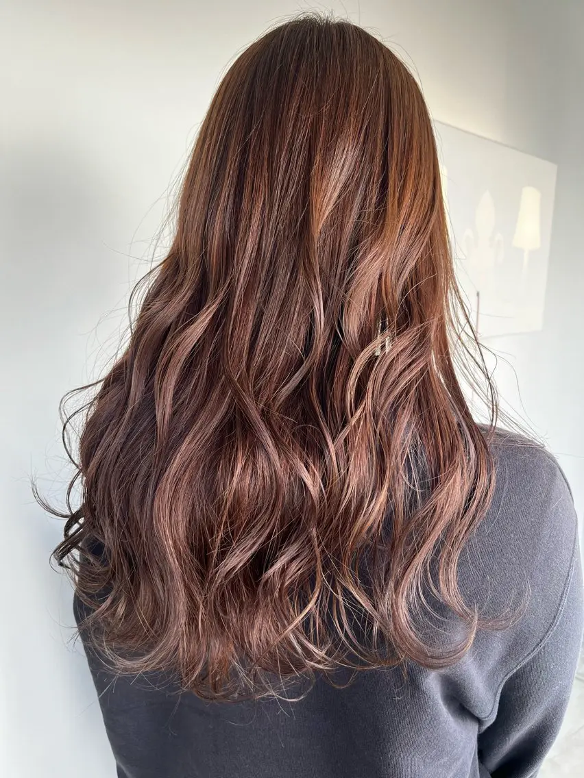 ミディアム おせ ちさとのヘアスタイル