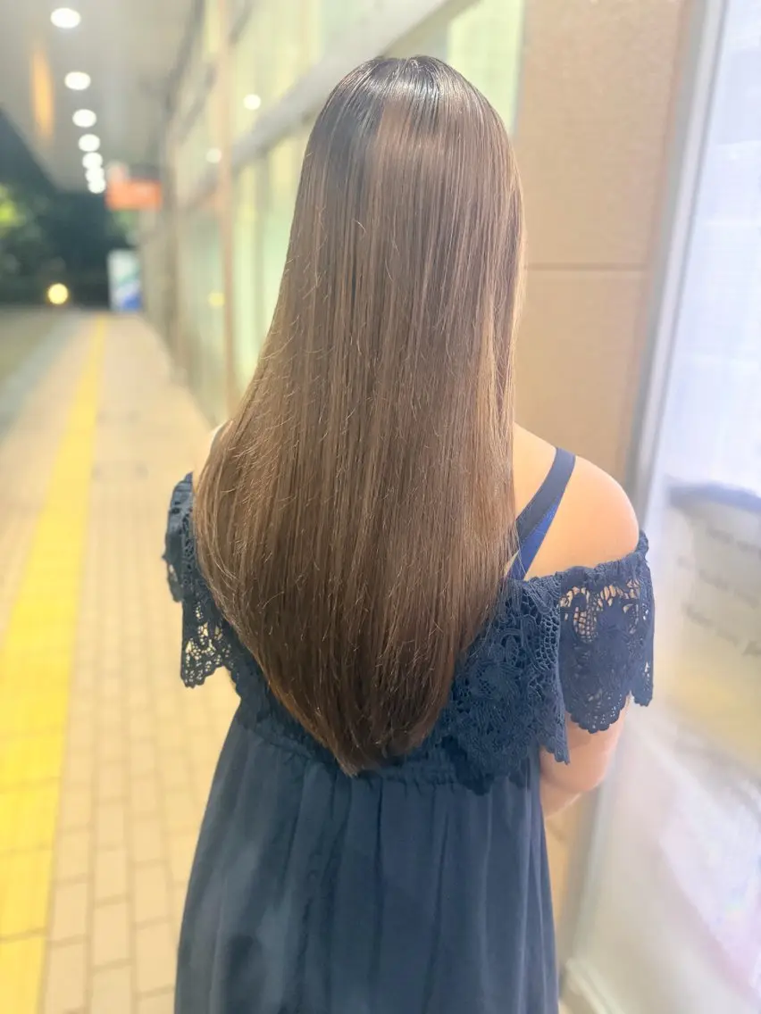 ロング カラー ベージュカラー ブリーチ カット ヘアカラー NANA KATOUのヘアスタイル
