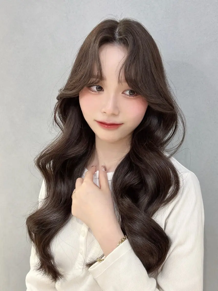 ロング まなり See.のヘアスタイル