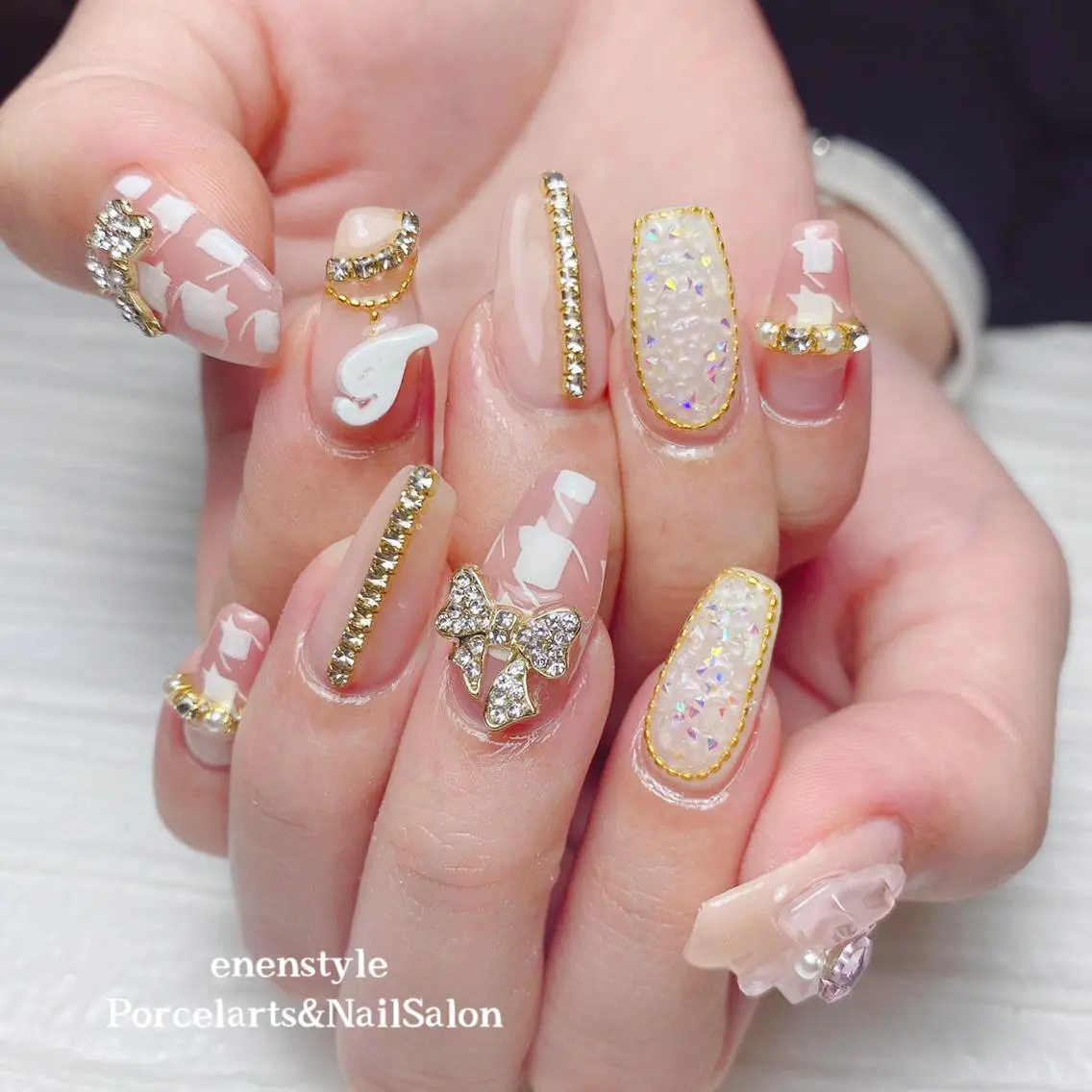 ミディアム ネイル 🐾enen style 🐾のネイルデザイン
