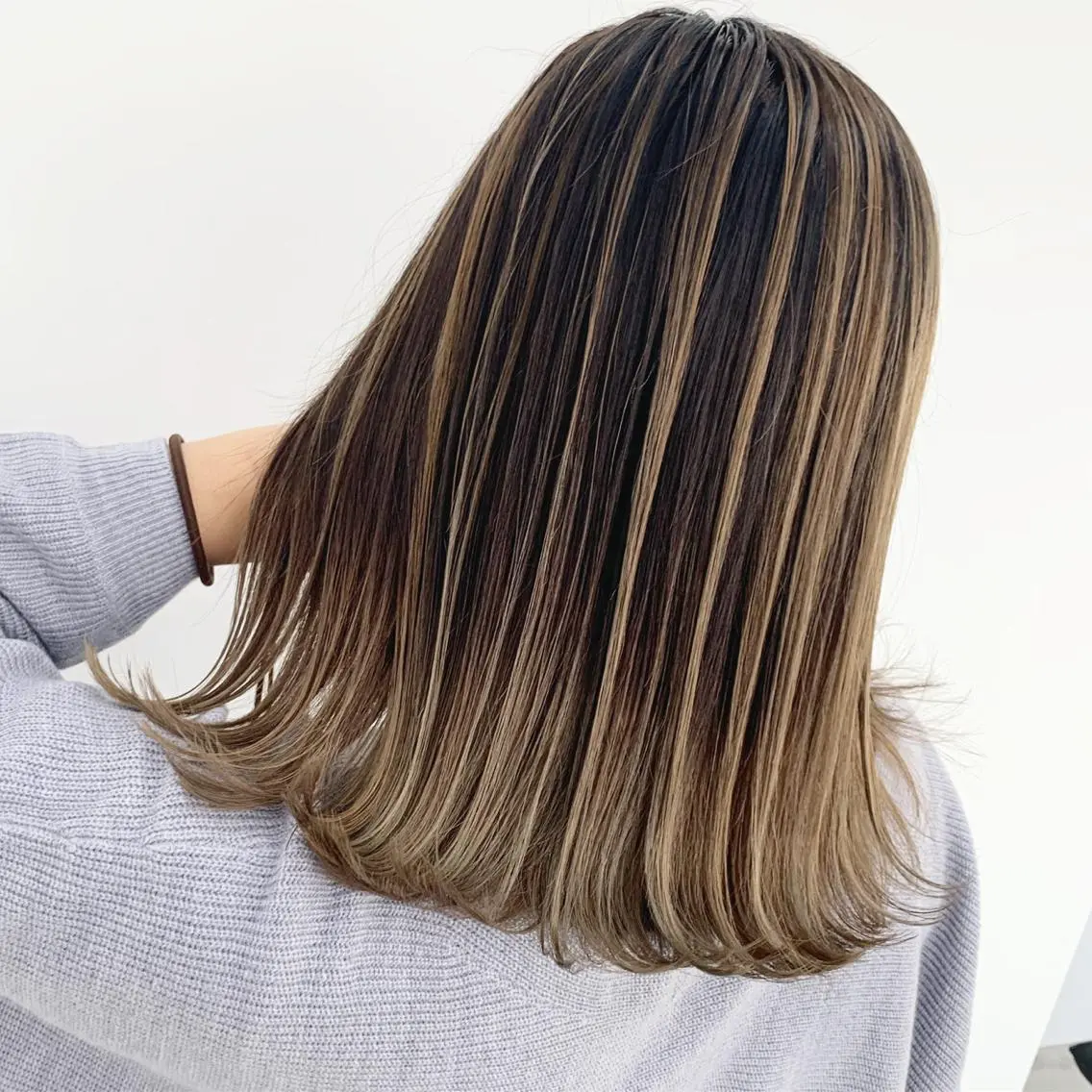 ミディアム レイヤーカット 山田 絵里菜のヘアスタイル