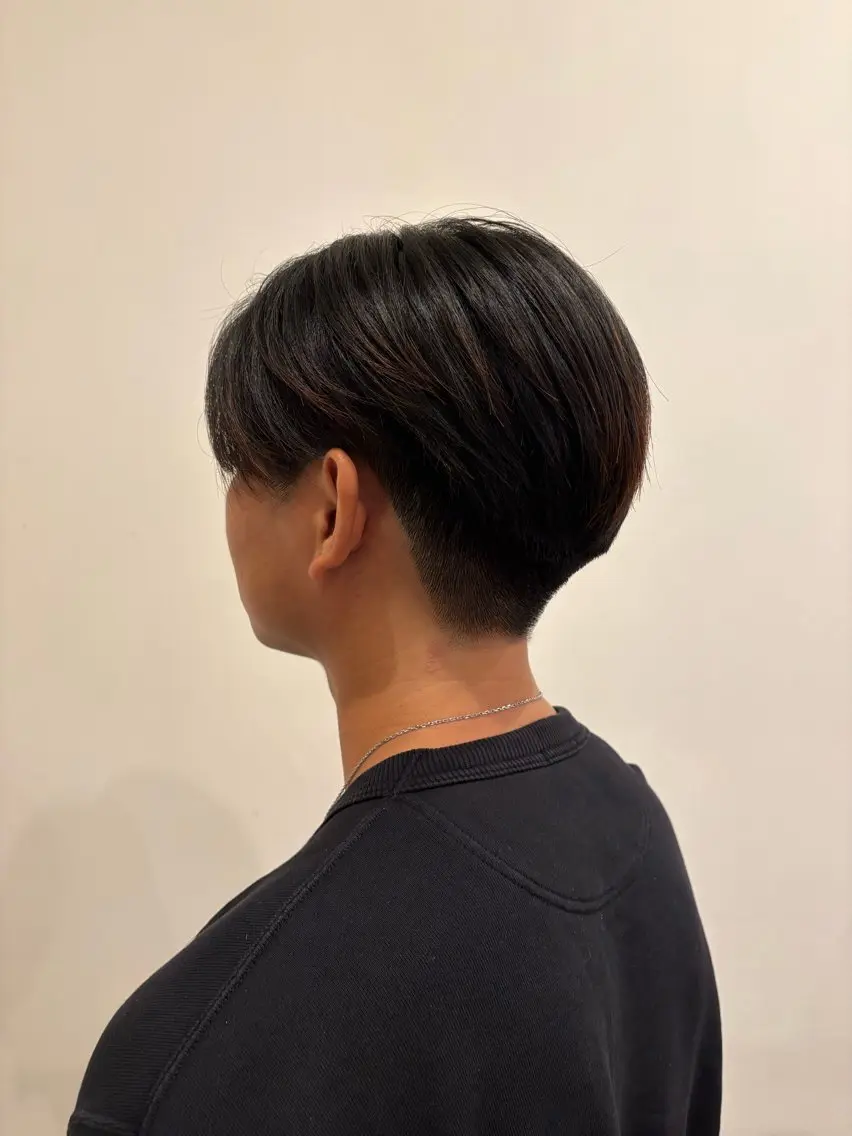 メンズ センターパート ツーブロック 刈り上げ カット カラーモデル/ 戸苅法永のヘアスタイル