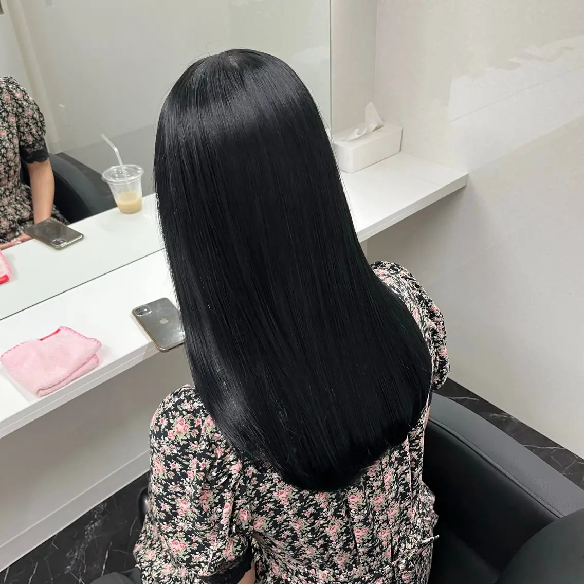 ロング カラー 黒髪 ブリーチ ブルーカラー ブルーブラック ダークグレー ヘアカラー トリートメント 天神/ケアブリーチ/ 髪質改善/上質艶髪のヘアスタイル