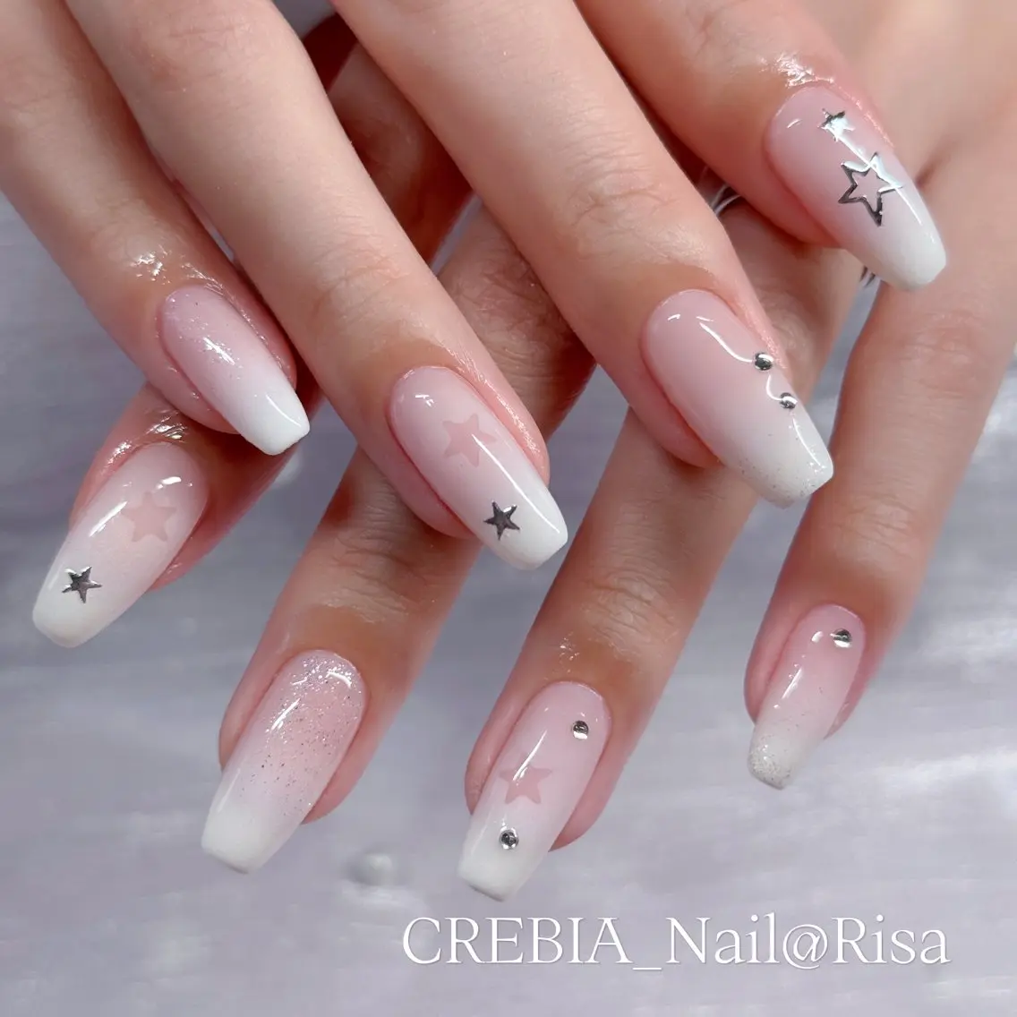 ネイル アートネイル グラデーション ホワイト ハンドネイル CREBIA Nailのネイルデザイン