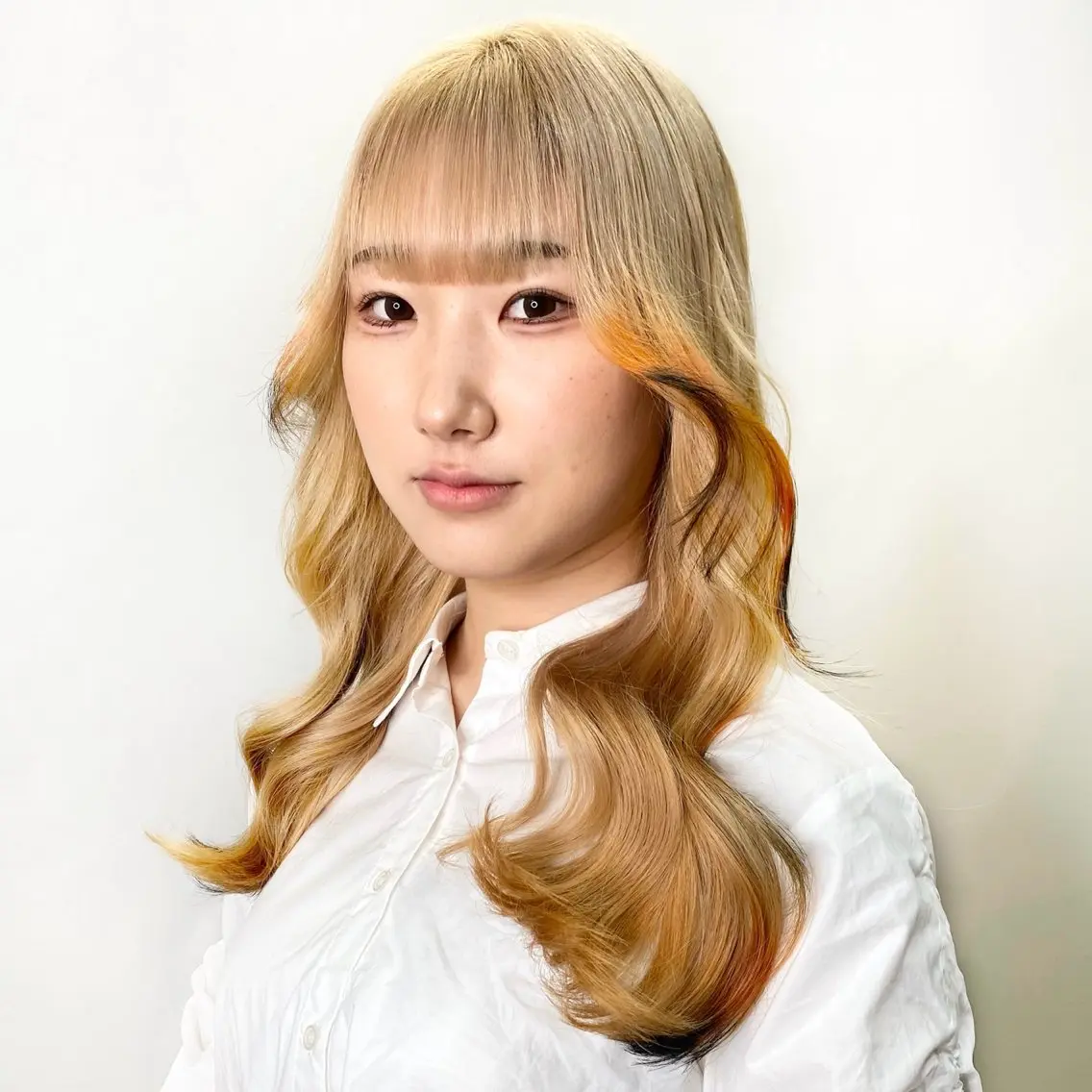 ロング カラー ヘアアレンジ ミストバング 抜きっぱなしブロンド ブロンド デザインカラー  フェイスフレーミング カット ヘアカラー トリートメント レイヤーカット×髪質 改善🇰🇷シオリのヘアスタイル
