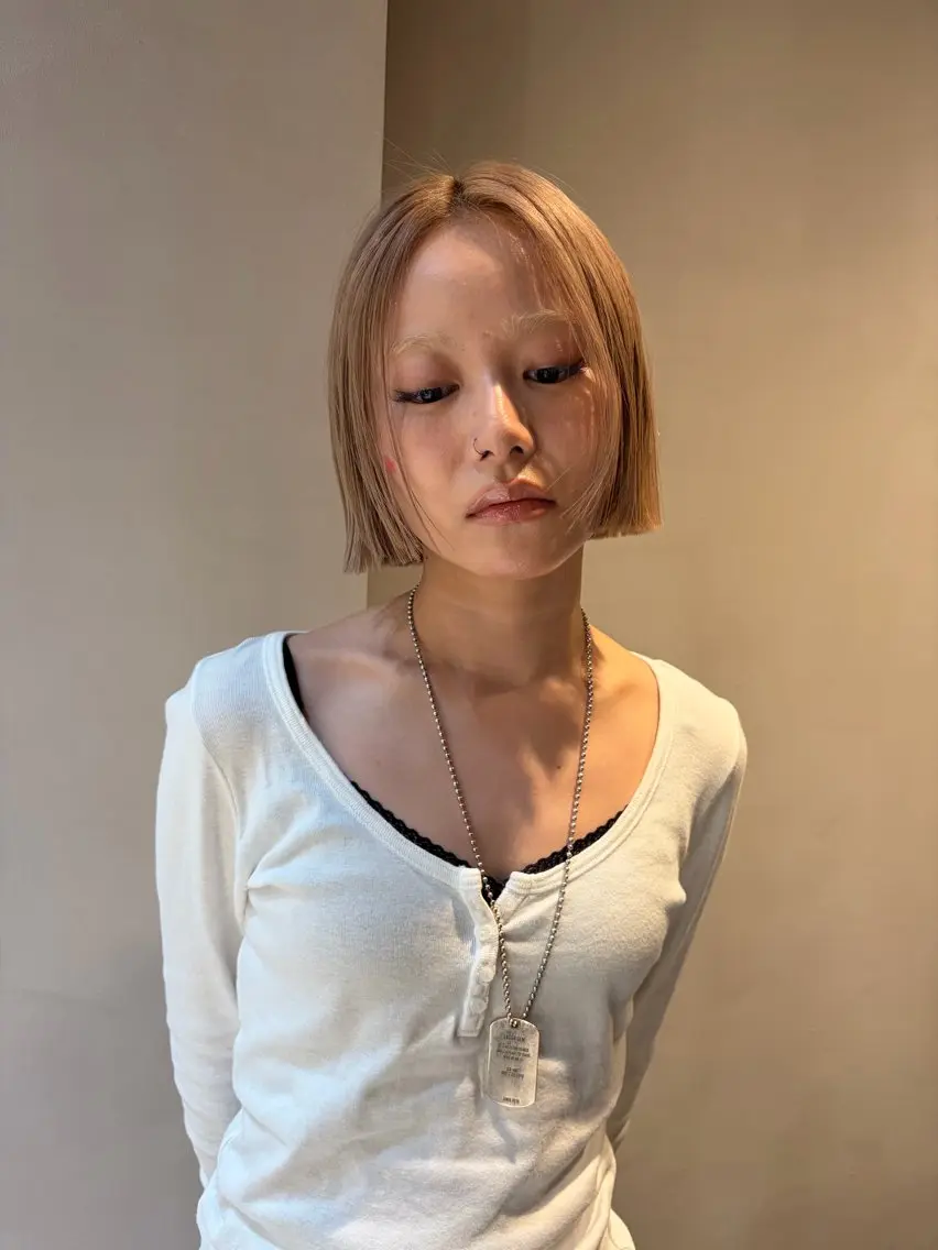 ショート ヘアカラー ハイトーンカラー🧺 mahoroのヘアスタイル