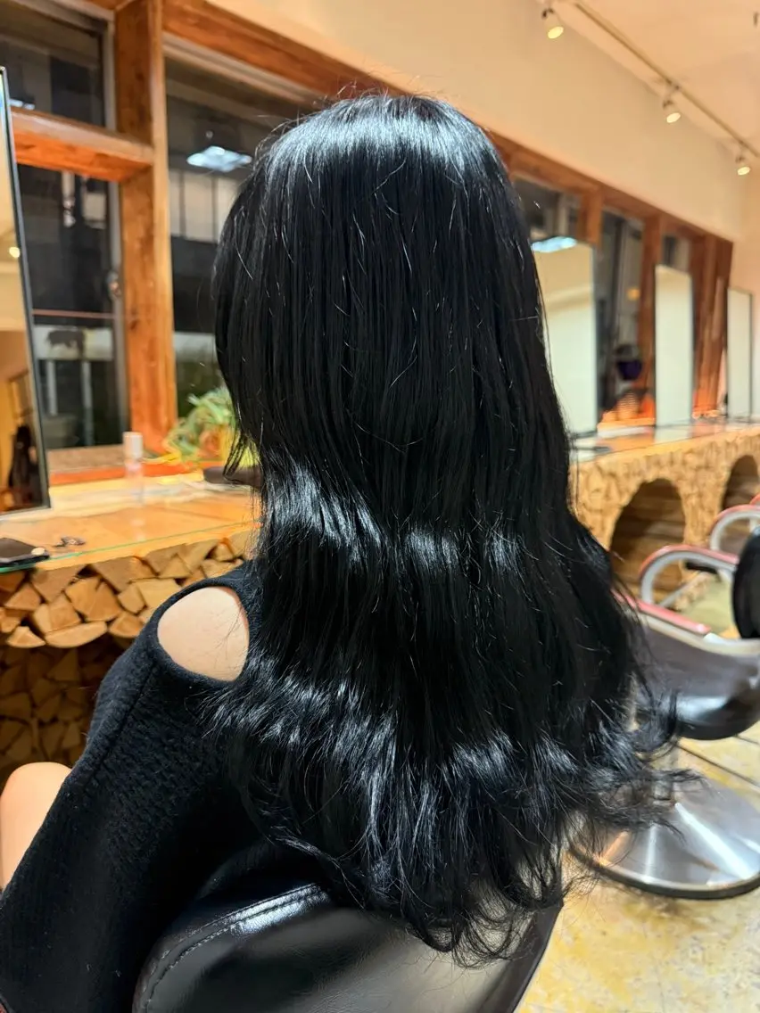 ロング カラー 須藤 優真 切りっぱなしボブのヘアスタイル