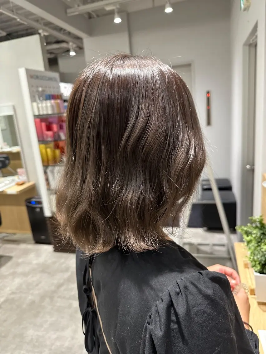 ミディアム ヘアカラー 巻ける髪質改善🫧ハ イライト/永田汰伊智のヘアスタイル