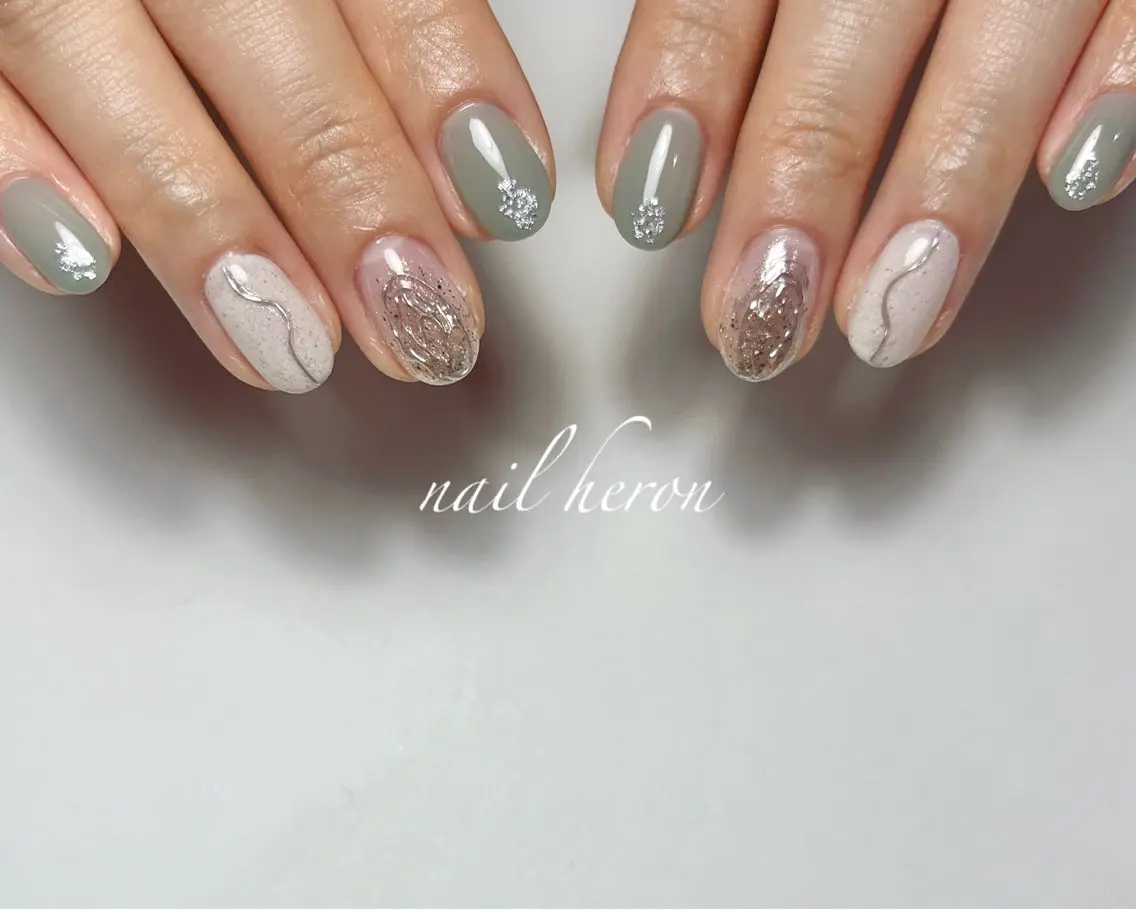 ネイル グリーン ハンドネイル saki_ nail heronのネイルデザイン