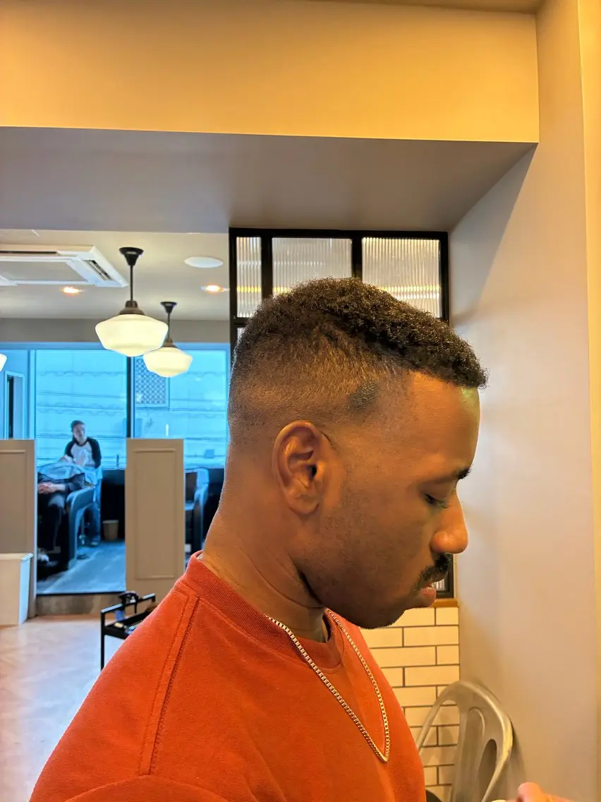 ショート ミヤシタ キョウゴのヘアスタイル