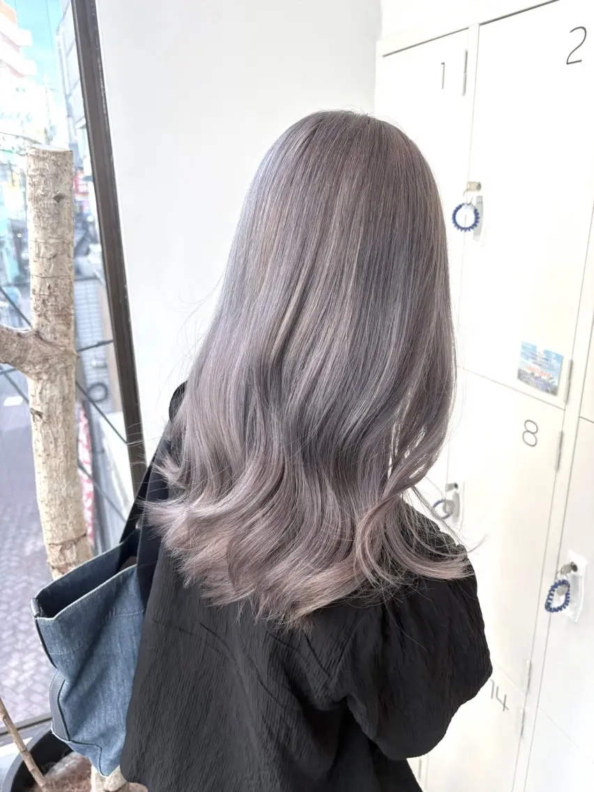 ロング カラー グレージュ ラベンダーカラー ラベンダーグレージュ ラベンダーグレー NATSUMI 🐻❄️🤍のヘアスタイル