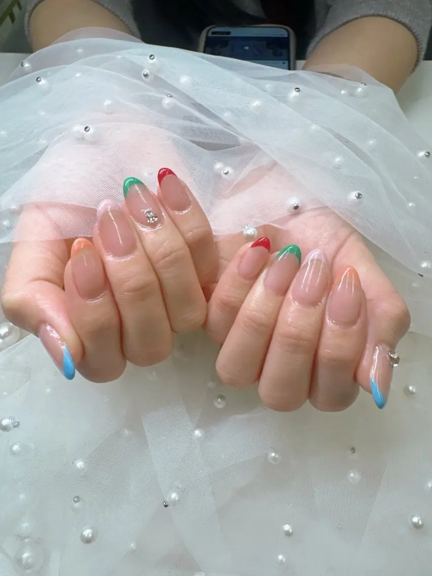 ネイル フレンチネイル ジェルネイル ガラスフレンチ キラキラネイル パラジェル ハンドネイル Queeens nailのネイルデザイン