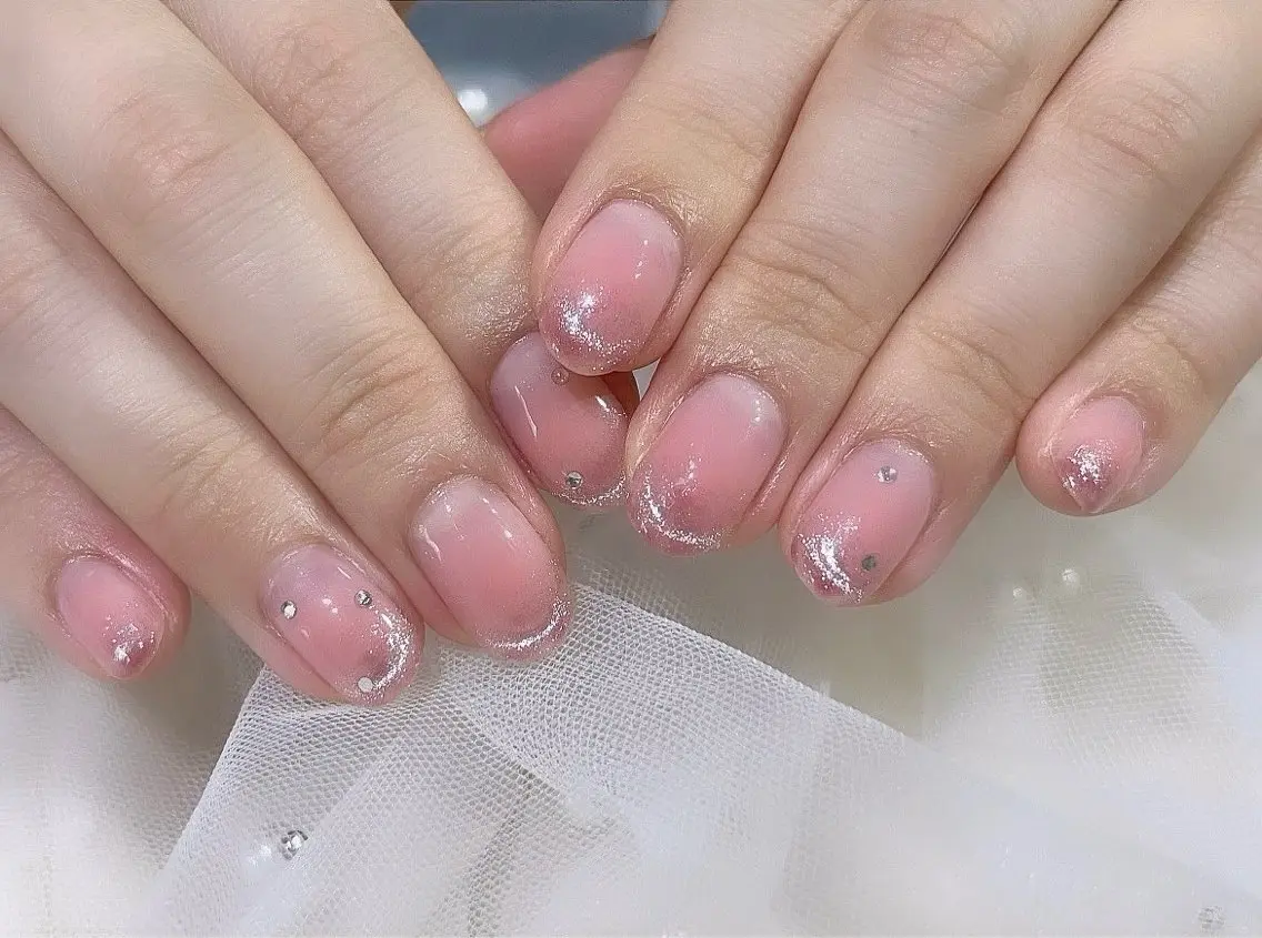 ネイル チークネイル フレンチネイル マグネットネイル マグネットフレンチ NAILR rina 🎀ིྀ恵比寿のネイルデザイン