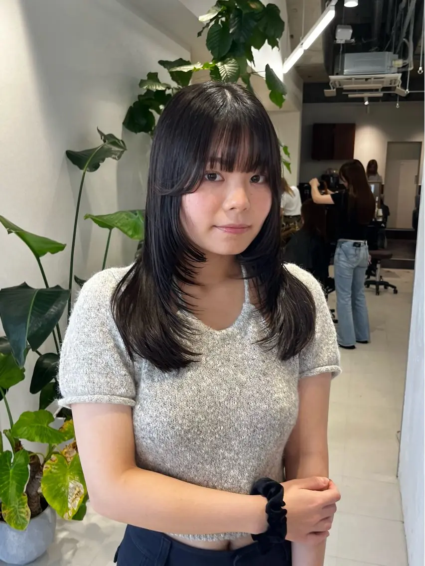 セミロング カラー レイヤーカット カット ヘアカラー トリートメント レイヤーカット/ブラ ウンカラー/河野凜のヘアスタイル