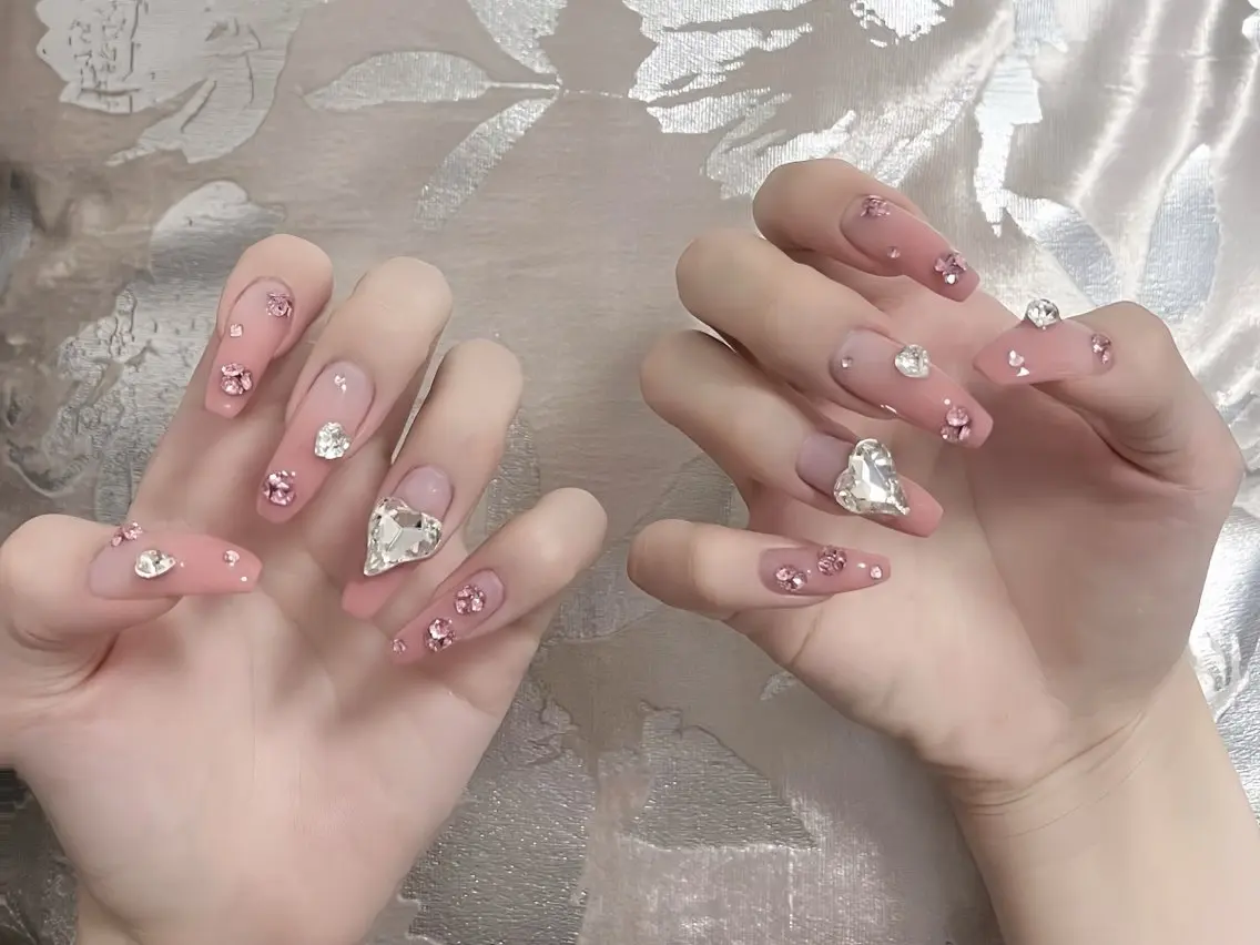 ネイル アートネイル ガーリー 韓国ネイル 持ち込み ニュアンスネイル Rin Nail 新大久保店のネイルデザイン