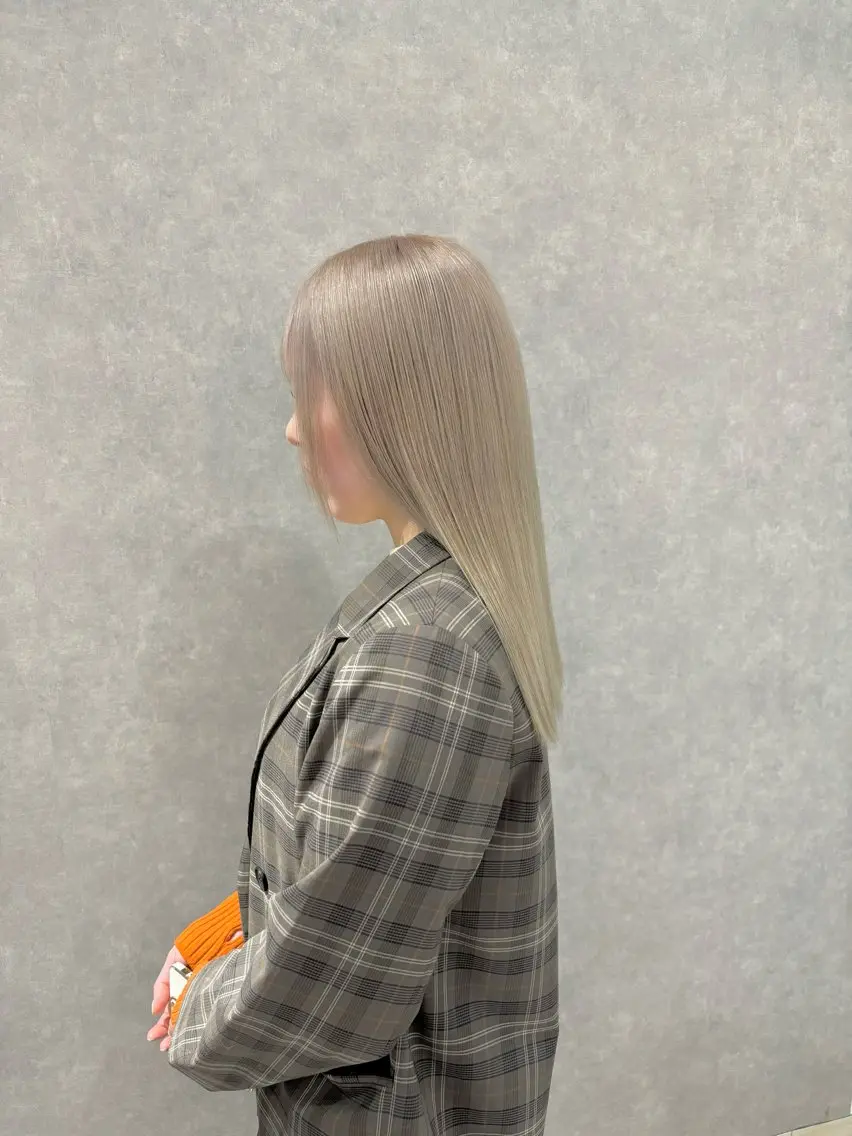 ロング カラー アッシュ バレイヤージュ ベージュカラー ブリーチ ケアブリーチ カット ヘアカラー トリートメント 長谷川 湧のヘアスタイル
