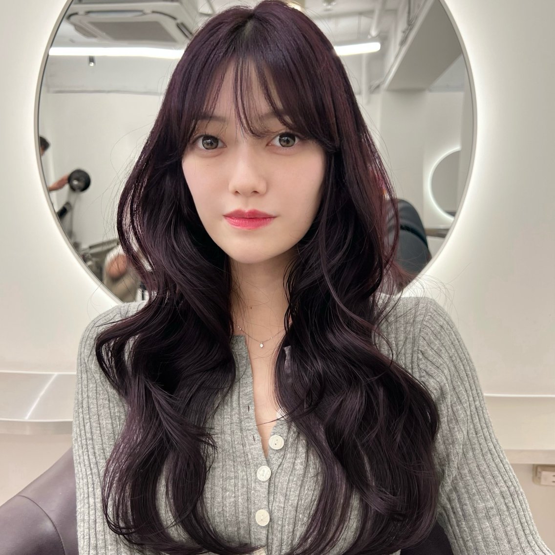 ロング カラー グレージュ ラベンダーカラー ラベンダーグレージュ ラベンダーグレー カット ヘアカラー トリートメント ヘアセット 韓国ヘア/透明感 カラー🤍yukaのヘアスタイル