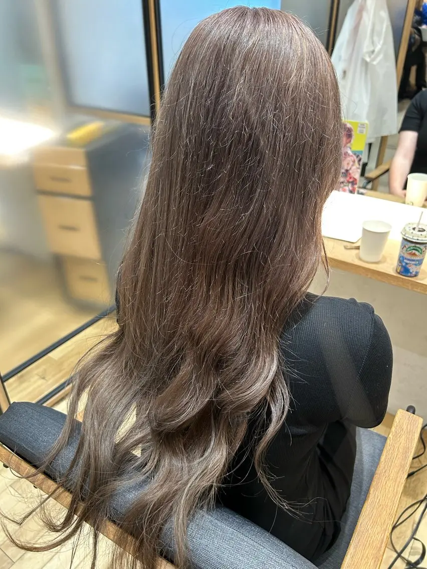 ロング ヘアカラー ゆうき あすかのヘアスタイル