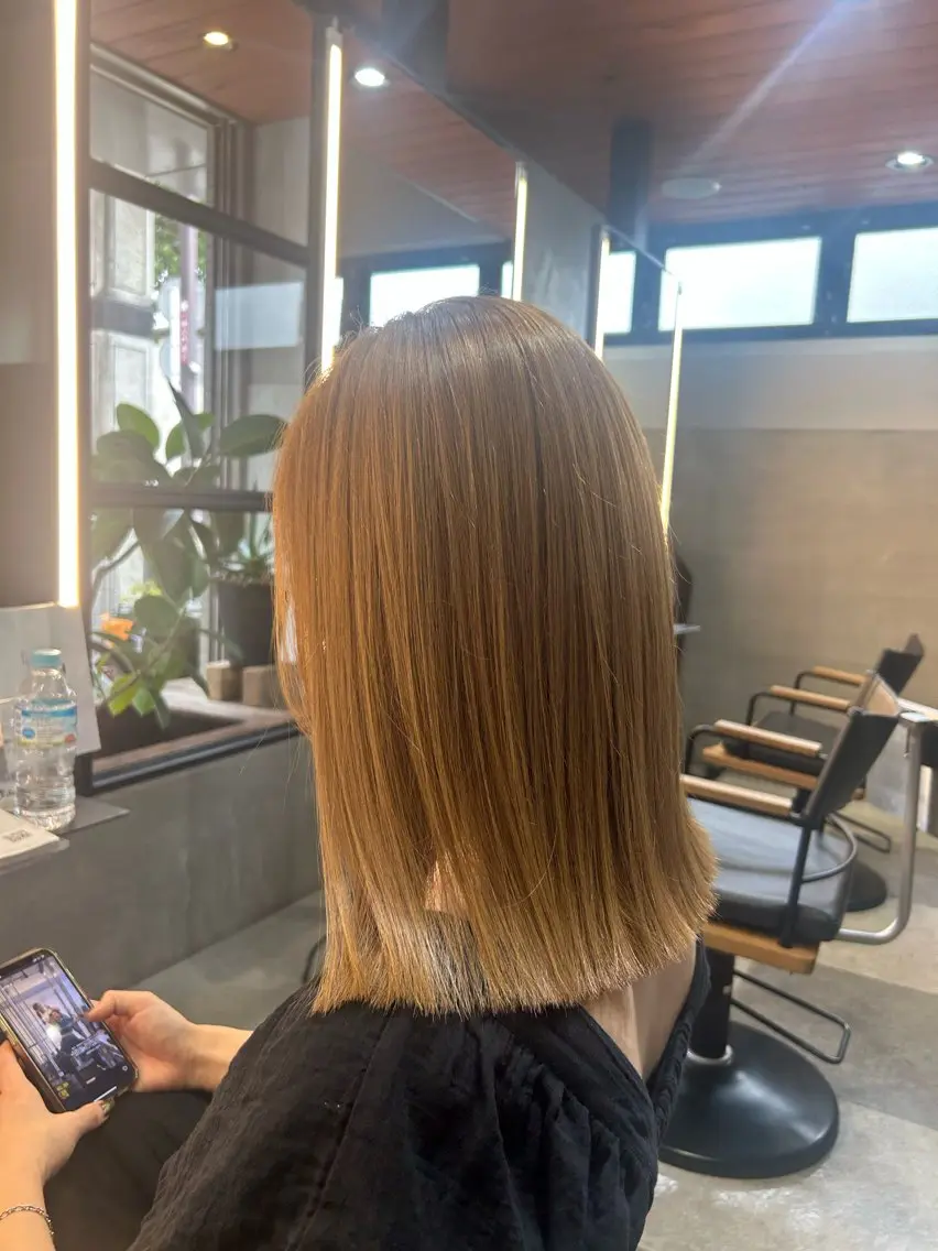 セミロング カラー ヘアカラー トリートメント 艶カラー/ベージュ/ ショート/安岡哲兵のヘアスタイル