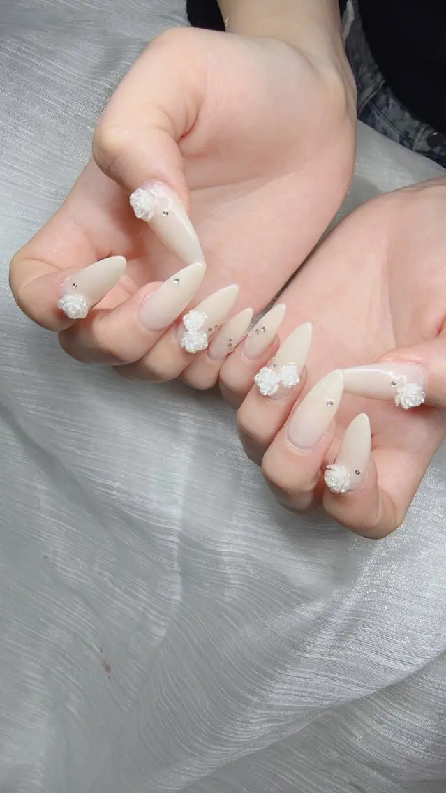 ネイル ハンドネイル Lee Nailsのネイルデザイン
