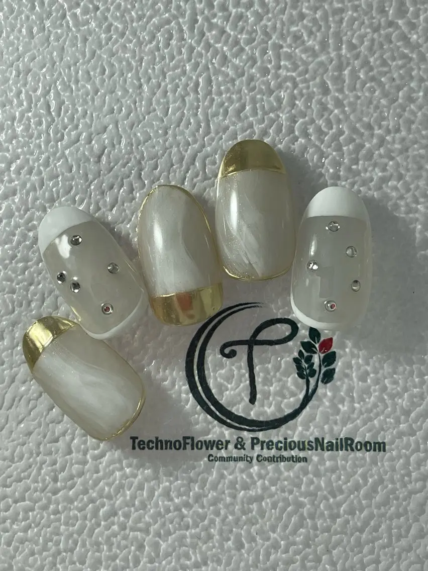 ネイル フラワーネイル precious nail roomのネイルデザイン