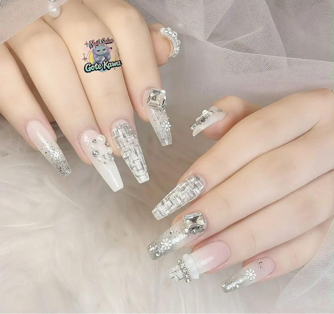 ネイル グラデーション キラキラネイル ロングネイル 持ち込み ツイードネイル ハンドネイル ハンドケア Gote Kawa nail salonのネイルデザイン